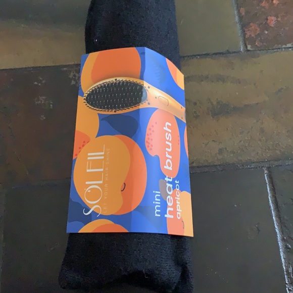 Soleil mini heat brush in apricot NEW - Picture 3 of 5